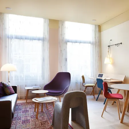 The Neighbour's Magnolia Amsterdam