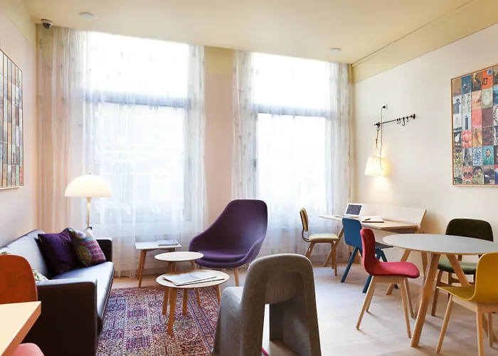 The Neighbour's Magnolia Amsterdam