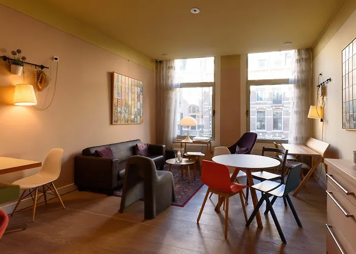 The Neighbour's Magnolia Hotel 3*