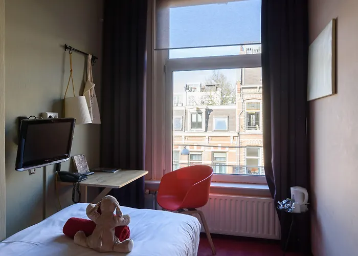 The Neighbour's Magnolia Hotel 3*