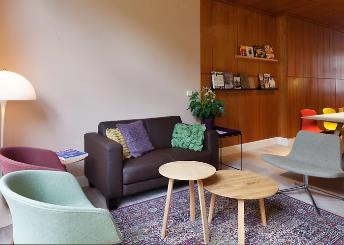 The Neighbour's Magnolia 3*