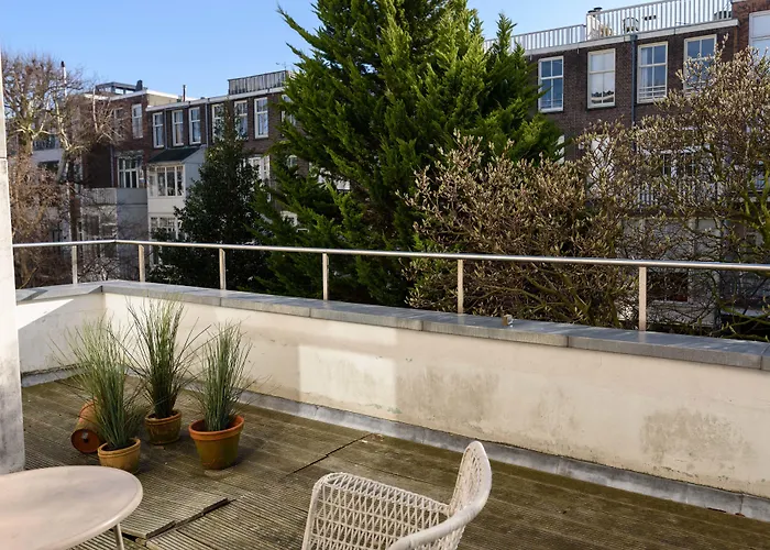 The Neighbour's Magnolia Hotel 3*