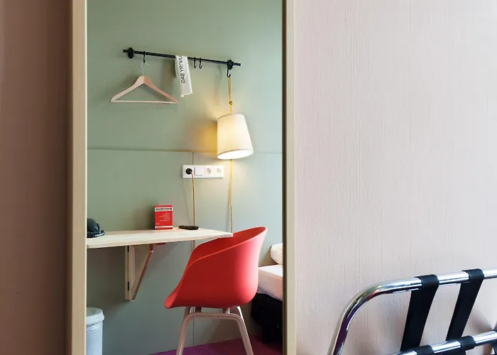 The Neighbour's Magnolia Amsterdam