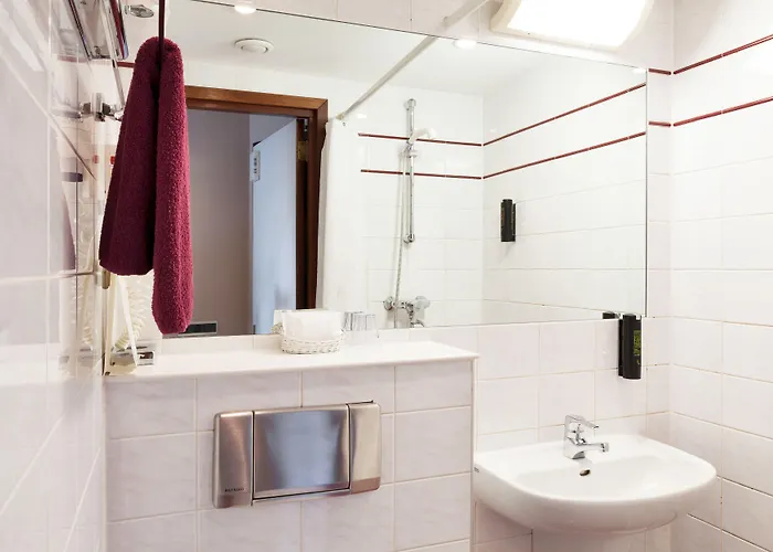 The Neighbour's Magnolia Hotel