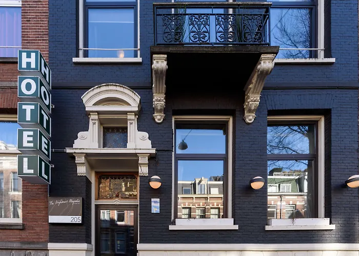 The Neighbour's Magnolia Amsterdam