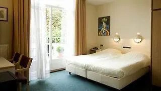 The Neighbour's Magnolia Hotel 3*