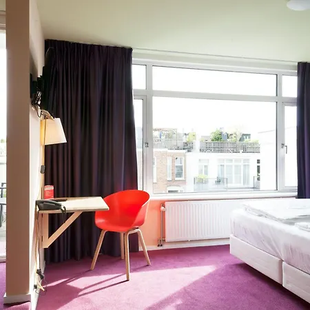 The Neighbour's Magnolia Hotel